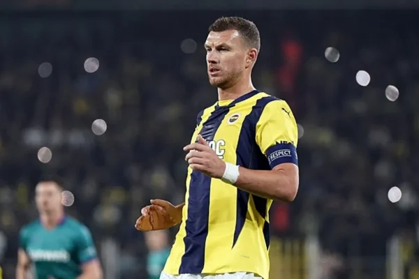 Edin Džeko İstanbul’dan Ayrıldı: Fenerbahçe Kariyeri Resmen Sona Erdi